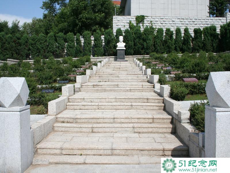 吉林市革命烈士纪念塔