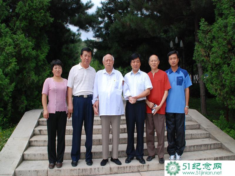 原北京市老市长焦若愚来我园参观_网上祭奠亲人_网上祭奠英烈_如何网上祭拜