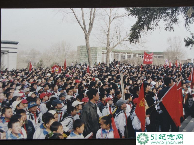 中小学生扫墓仪式_网上祭奠亲人_网上祭奠英烈_如何网上祭拜