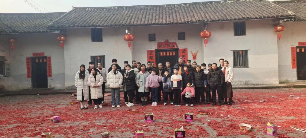 广西贺州莲塘白村洞心寺张氏【永发公祠】