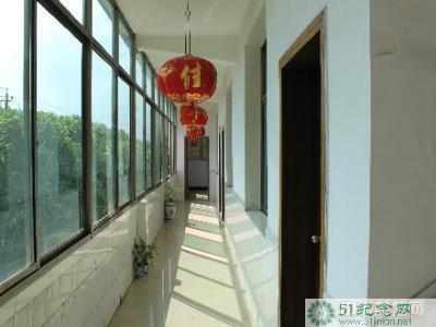 那一抹闪闪的秋色——献给中国革命烈士_51纪念网