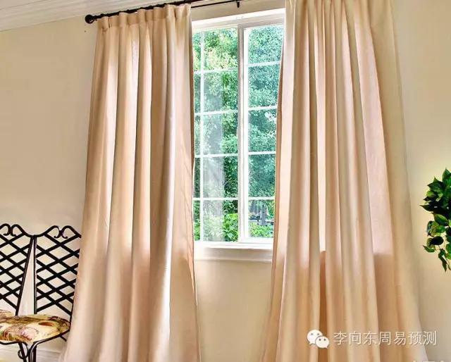 风水常识：窗帘的颜色要深浅相宜_51纪念网