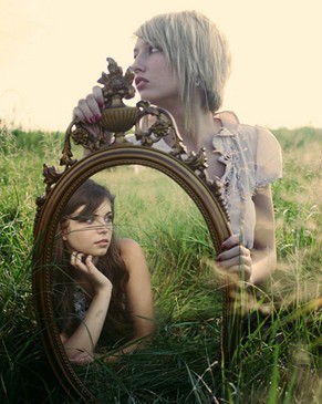 解读为什么镜子不能对着床_51纪念网